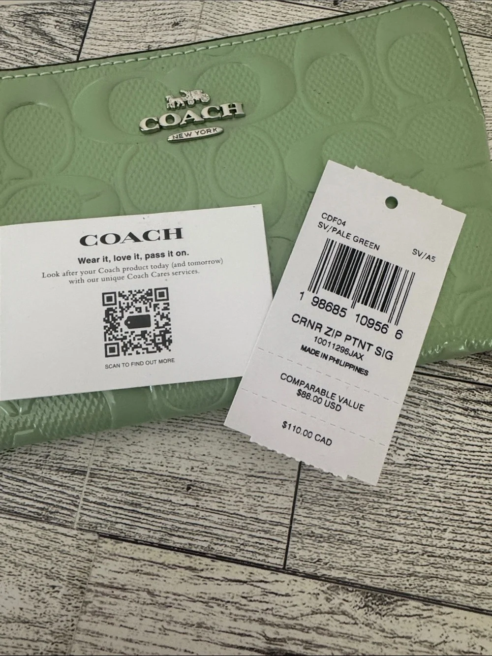 Coach Pale Green Patent Signature Zip Wristlet NWT